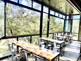 Busy franchisee restaurant in werribee for sell, High sales with low rent