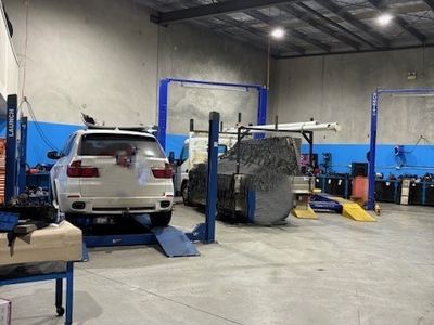 established-motor-mechanic-workshop-2