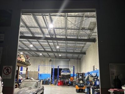 established-motor-mechanic-workshop-0