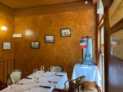 cbd-restaurant-sale-great-location-1