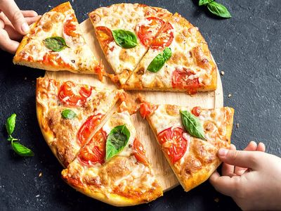 pizza-bar-in-great-location-0