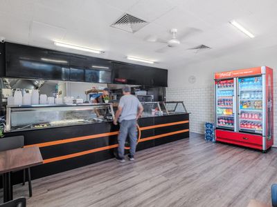 well-established-chicken-shop-yiros-bar-2
