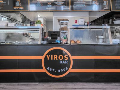 well-established-chicken-shop-yiros-bar-4