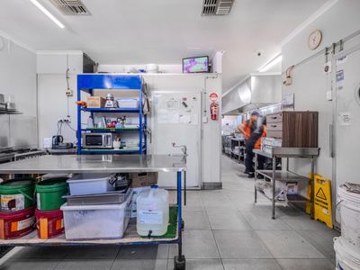 well-established-chicken-shop-yiros-bar-8