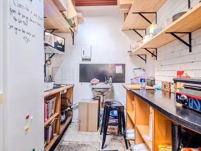 hole-in-the-wall-espresso-bar-cafe-port-road-hindmarsh-8