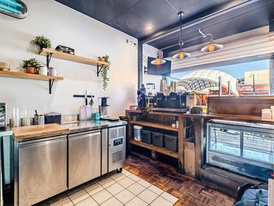 hole-in-the-wall-espresso-bar-cafe-port-road-hindmarsh-7