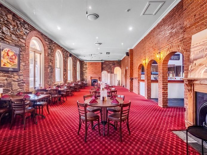 iconic-hotel-restaurant-business-function-room-takeaway-liquor-license-3