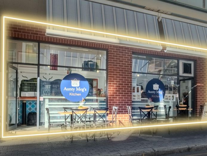 well-established-caf-233-with-liquor-licence-prime-east-end-cbd-3