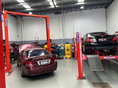 automotive-mechanical-repair-workshop-3