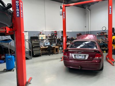 automotive-mechanical-repair-workshop-5