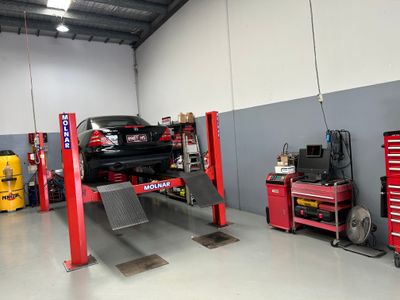 automotive-mechanical-repair-workshop-4
