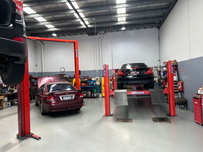 automotive-mechanical-repair-workshop-2