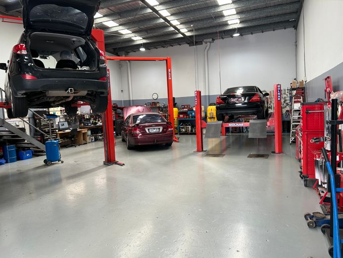 automotive-mechanical-repair-workshop-0