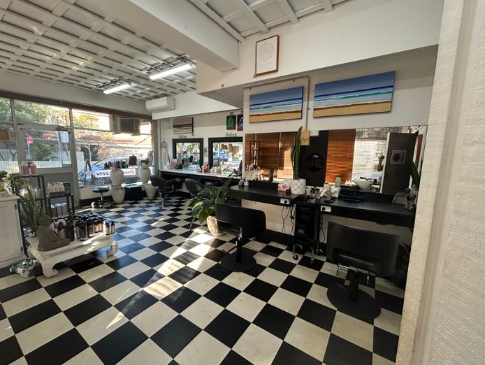 amazing-hair-salon-for-sale-with-15-years-treading-in-the-same-location-4
