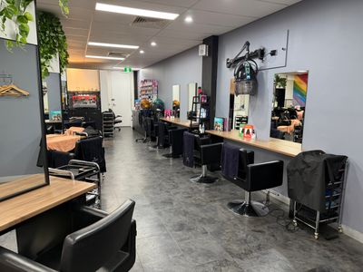 nail-hair-barber-bussiness-7
