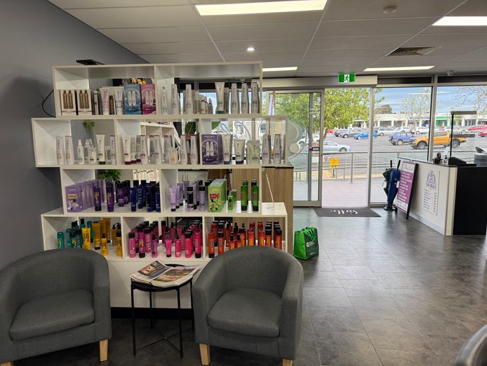 nail-hair-barber-bussiness-5
