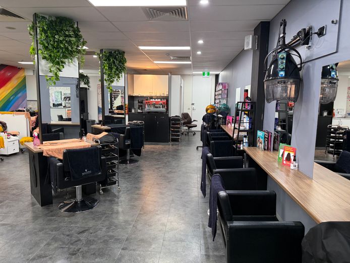 nail-hair-barber-bussiness-6