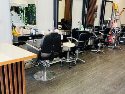 hair-beauty-and-nail-salon-0