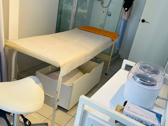 hair-beauty-and-nail-salon-2