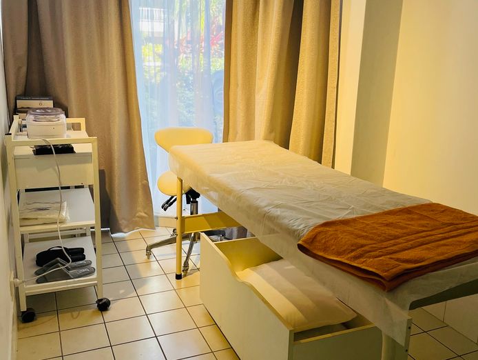 hair-beauty-and-nail-salon-3