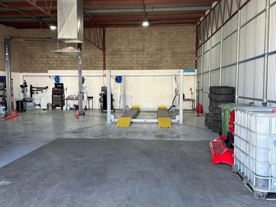 mechanic-workshop-190000-1