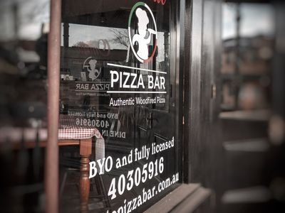 thriving-italian-woodfired-pizza-bar-ometto-pizza-bar-4