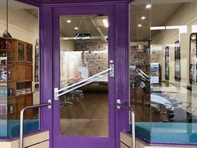 rare-opportunity-oxford-st-bulimba-hair-salon-2