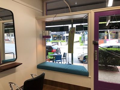 rare-opportunity-oxford-st-bulimba-hair-salon-7