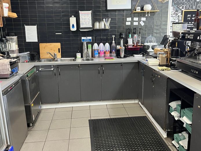 drive-thru-cafe-4