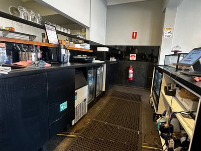 redfern-cafe-in-front-of-metro-station-wiwo-6