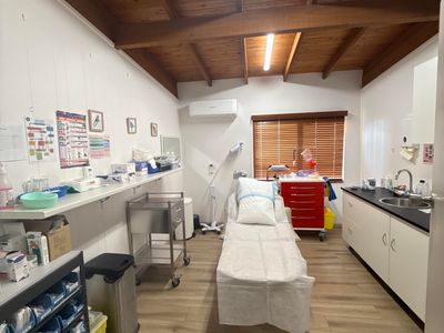 established-well-respected-laser-general-practice-clinic-3