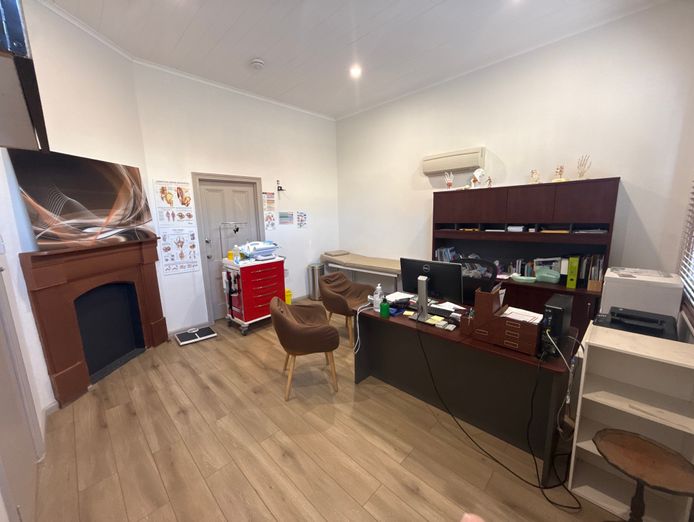 established-well-respected-laser-general-practice-clinic-5