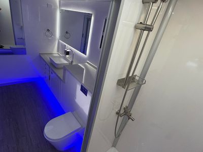 luxury-portable-ensuite-hire-buisness-4