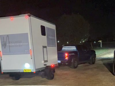 luxury-portable-ensuite-hire-buisness-0