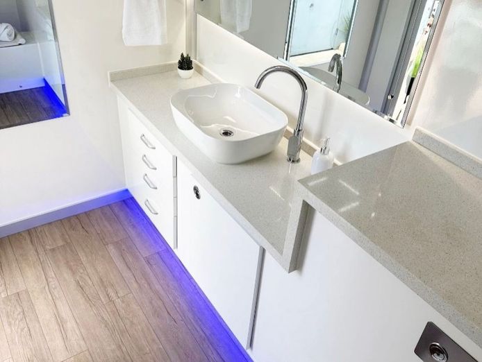 luxury-portable-ensuite-hire-buisness-7