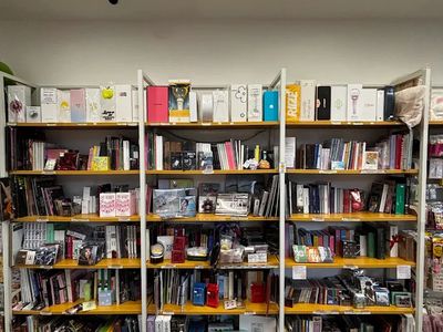tosuni-popular-k-pop-k-beauty-stationery-store-with-growing-online-platform-2