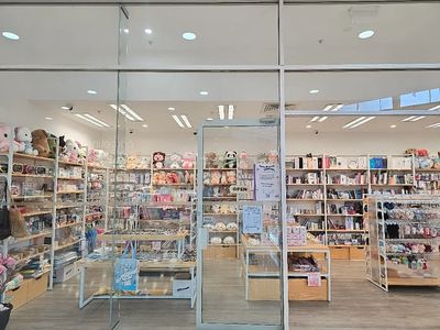 tosuni-popular-k-pop-k-beauty-stationery-store-with-growing-online-platform-1