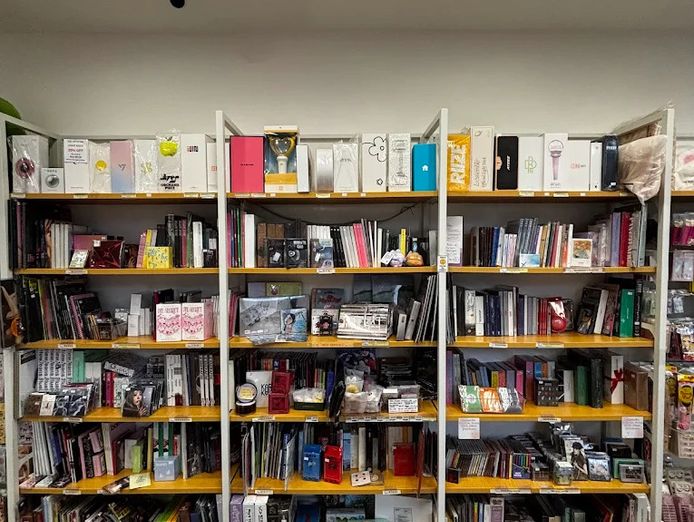 tosuni-popular-k-pop-k-beauty-stationery-store-with-growing-online-platform-2