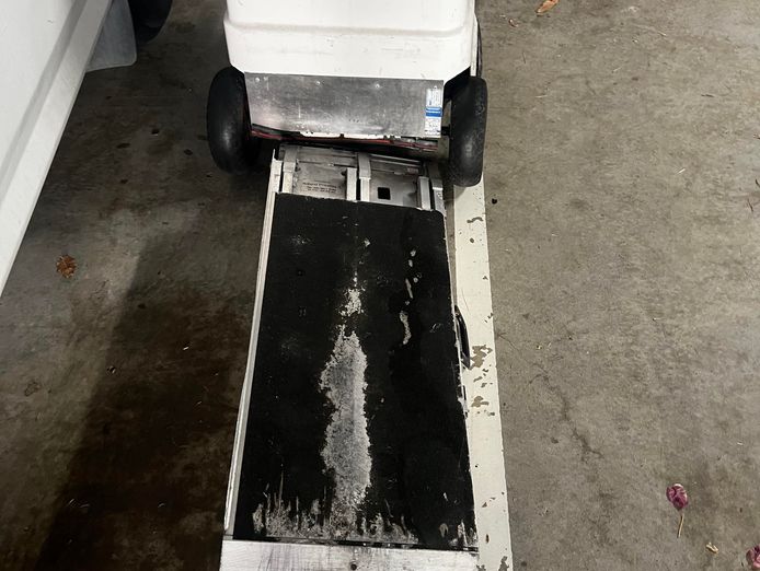 carpet-cleaning-business-inc-2009-mitsubishi-express-van-and-plant-an-equipment-6