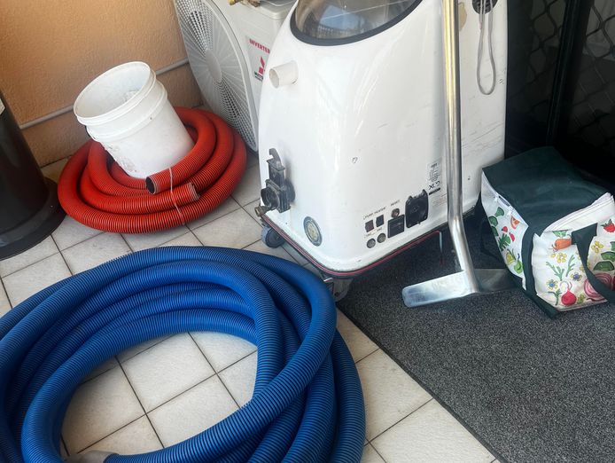 carpet-cleaning-business-inc-2009-mitsubishi-express-van-and-plant-an-equipment-4