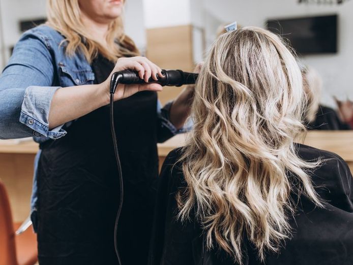 fully-equipped-salon-for-lease-transfer-ready-to-start-trading-0