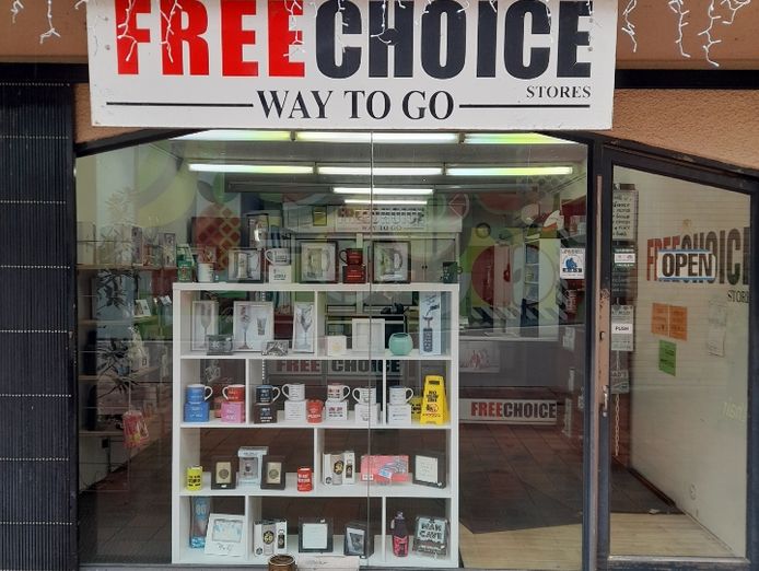 tobacconist-giftware-shop-for-sale-3