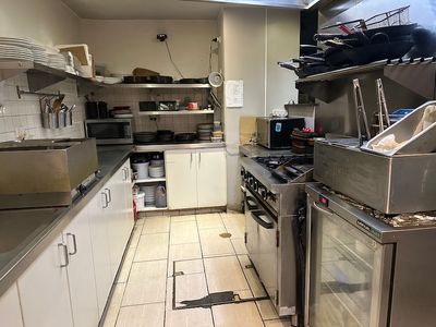 a-thriving-cafe-restaurant-canvas-awaits-your-vision-8