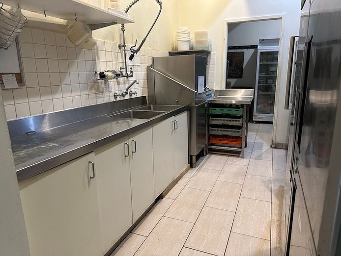 a-thriving-cafe-restaurant-canvas-awaits-your-vision-5