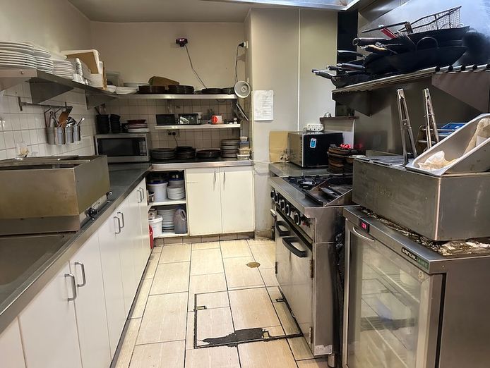 a-thriving-cafe-restaurant-canvas-awaits-your-vision-8