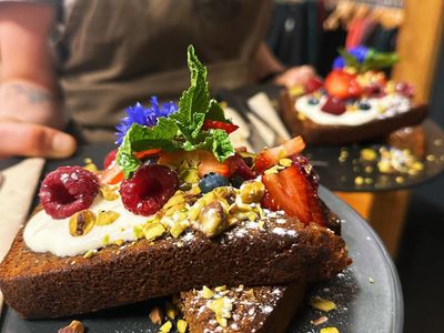 cafe-and-bike-shop-in-the-southern-flinders-ranges-1