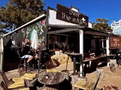 cafe-and-bike-shop-in-the-southern-flinders-ranges-4