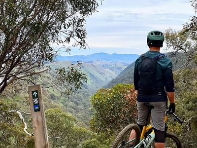 cafe-and-bike-shop-in-the-southern-flinders-ranges-2
