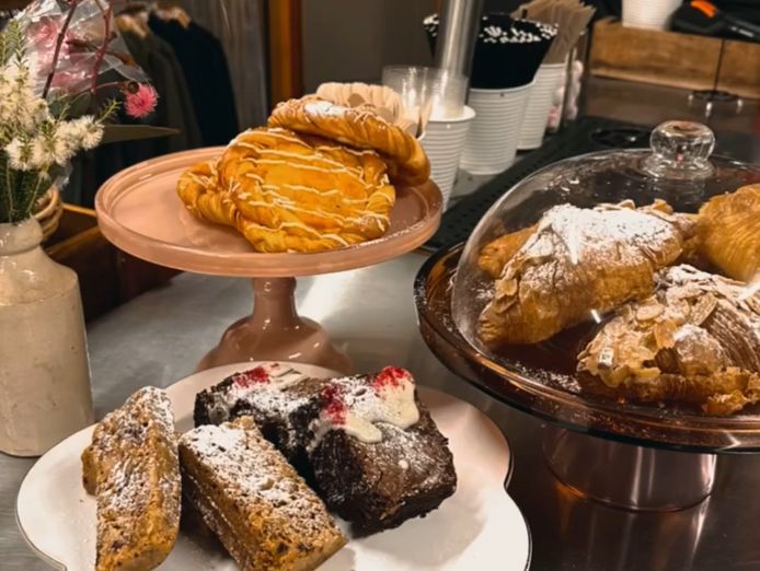 cafe-and-bike-shop-in-the-southern-flinders-ranges-3