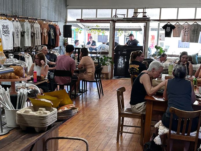 cafe-and-bike-shop-in-the-southern-flinders-ranges-8